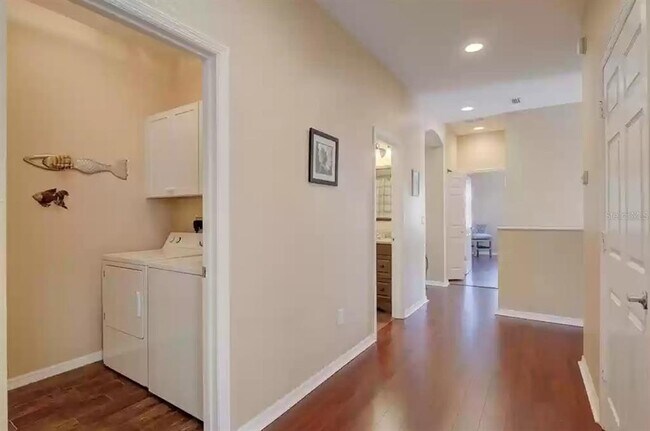 Foto del edificio - 240 West End Dr