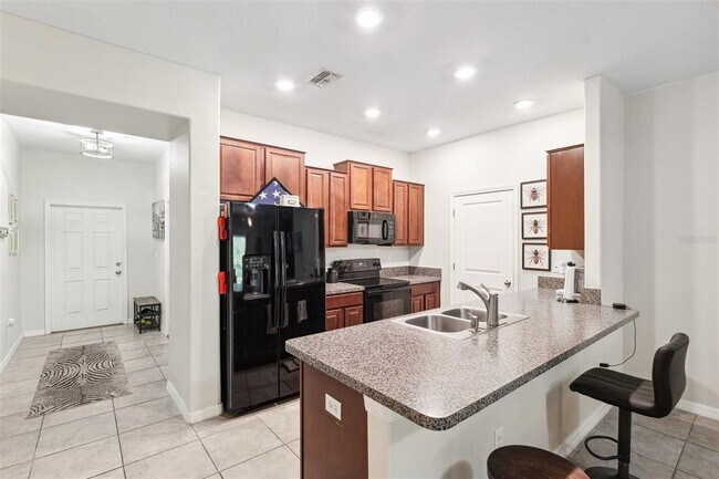 Building Photo - 10687 Lake Montauk Dr