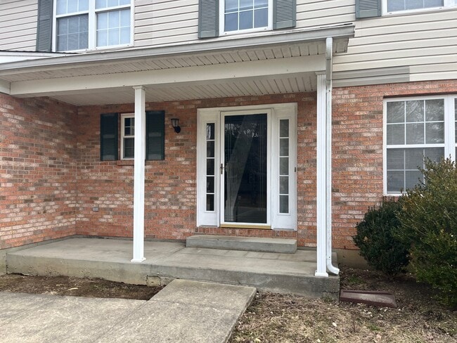 Photo - 6815 Midnight Sun Dr (Maineville, OH) House