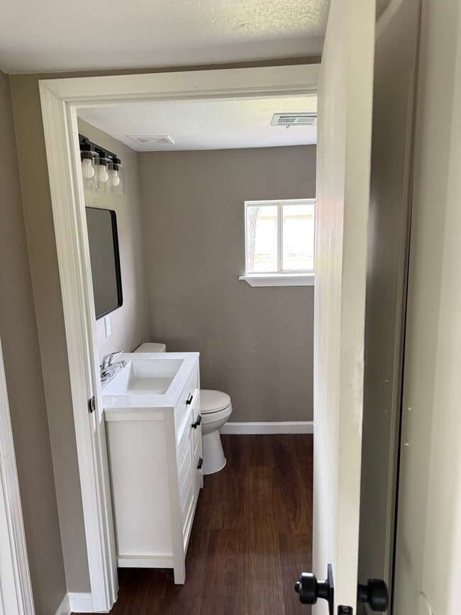 Foto del edificio - 209 N Rangeline St