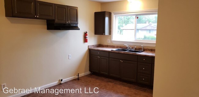 Foto del edificio - 5 br, 1 bath House - 2155 O'Brien Rd