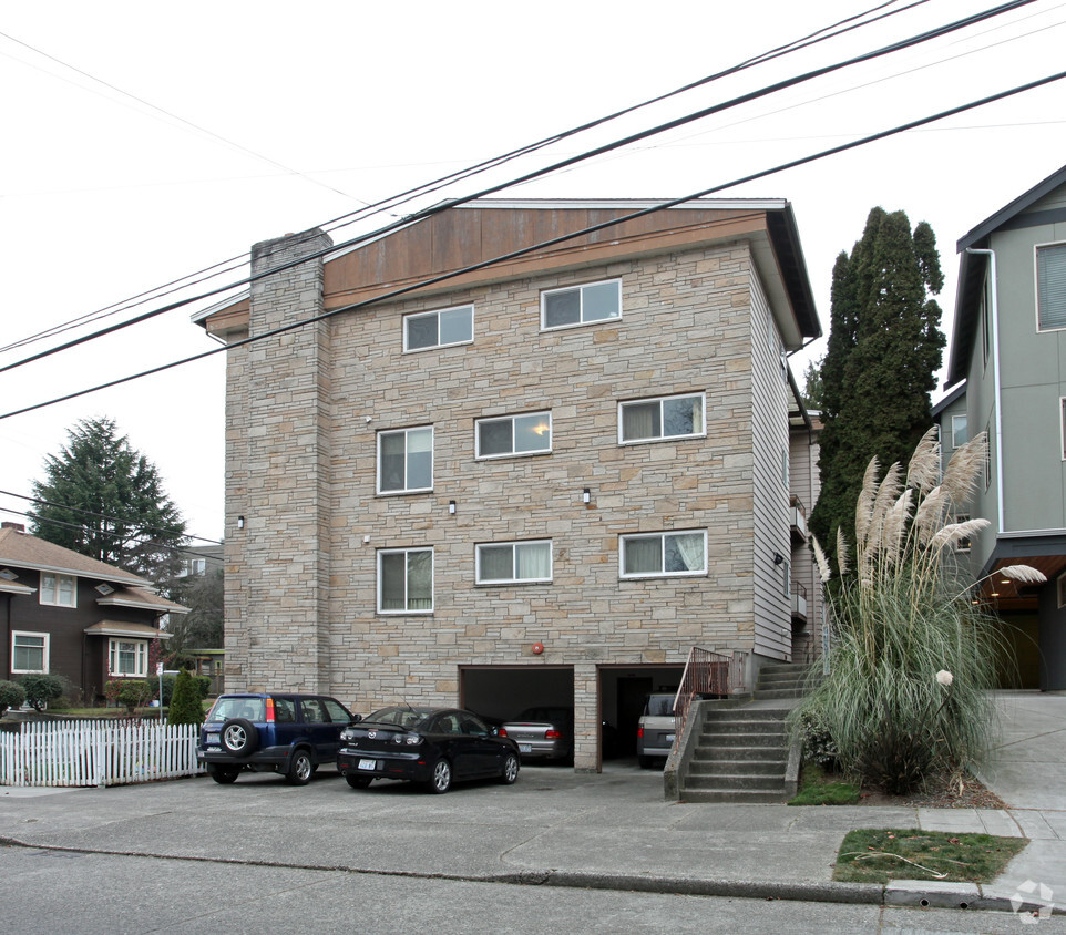Building - 4505 N Linden Ave N