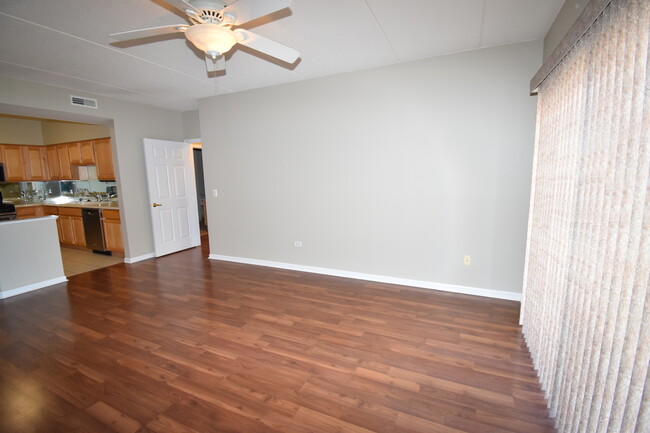 Foto del edificio - 3451 N Carriageway Dr