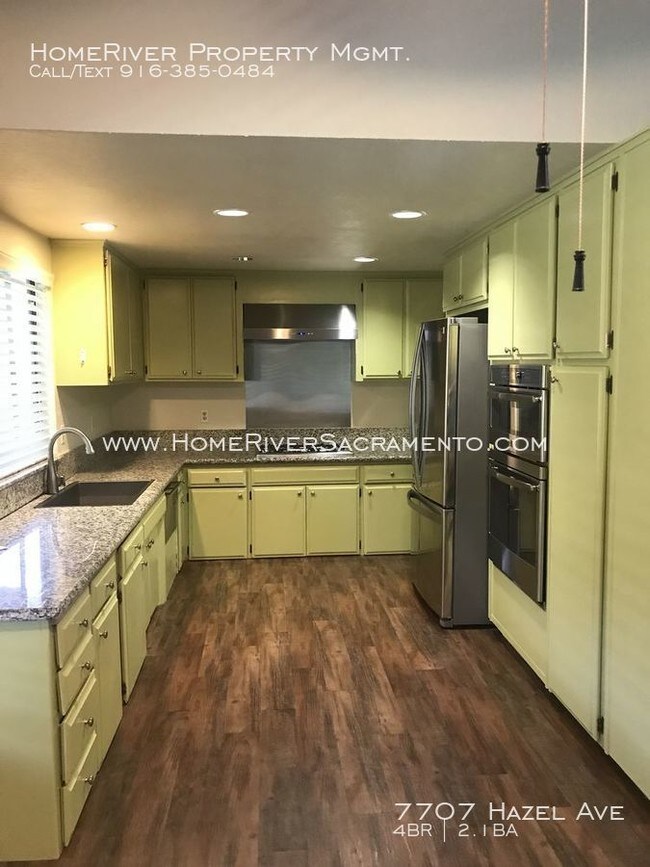 Building Photo - Orangevale Beauty!