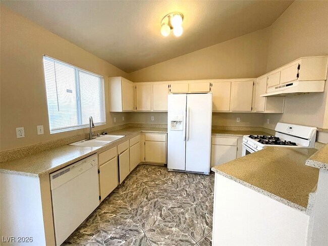 Foto del edificio - 3671 Steinbeck Dr