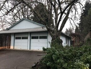 Building Photo - 1109 SE Bell Ave