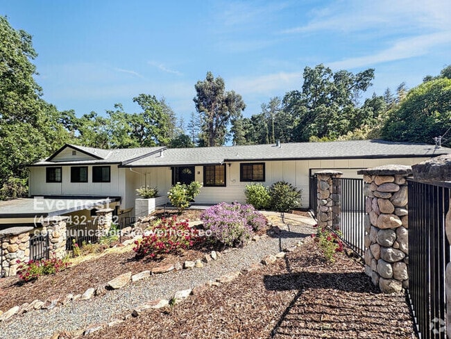 Building Photo - 18 Pueblo Ct