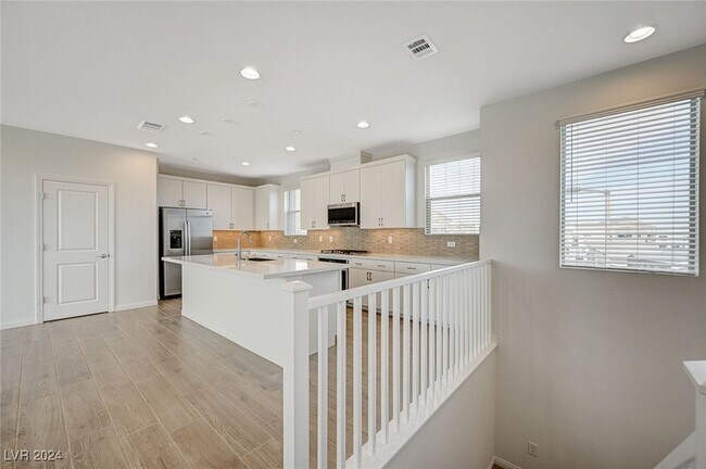 Foto del edificio - 11636 Fleet Wing Ave