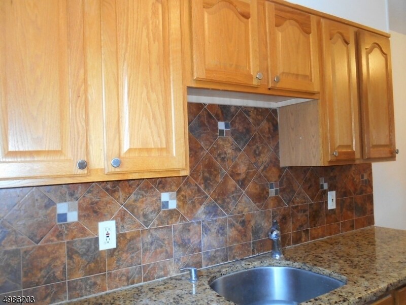 Primary Photo - 17A S Valley Rd