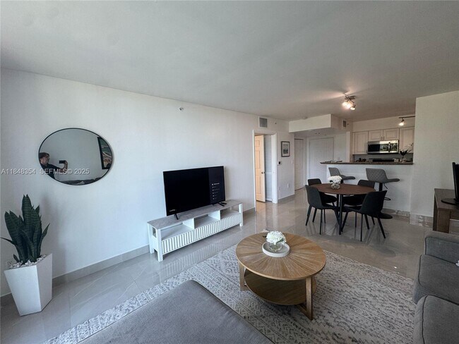 Foto del edificio - 1155 Brickell Bay Dr