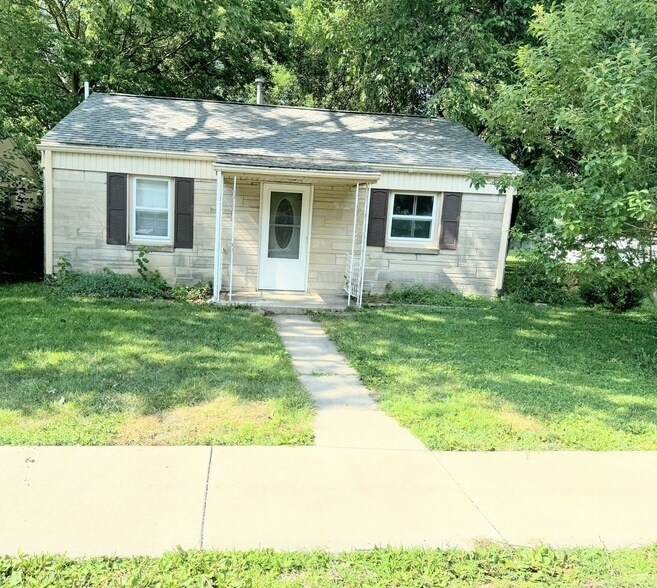 Primary Photo - 414 E Reynolds Street