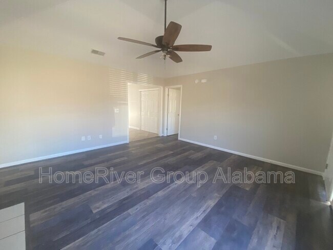 Building Photo - 8388 Cahaba Crossing Cir