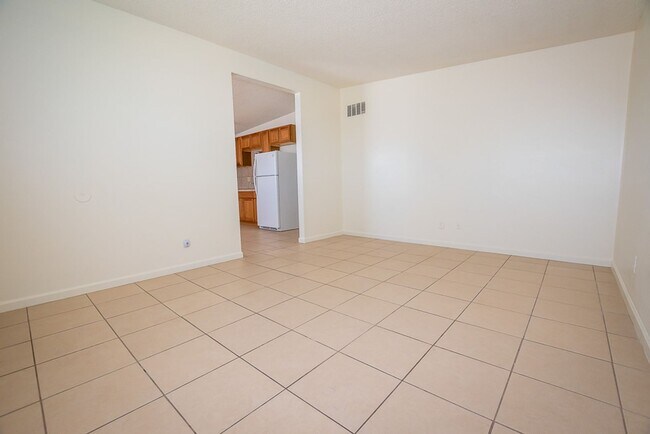 Foto del edificio - 3 Bedroom, 2 Bath Home, 1 Car Garage, Large Fenced Yard!