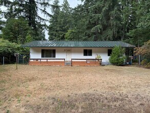 Building Photo - 44887 McKenzie Hwy