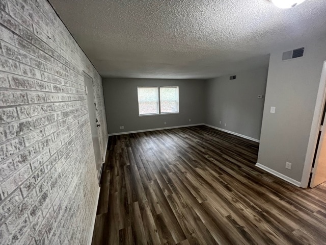 Building Photo - 1102 Crescent Dr