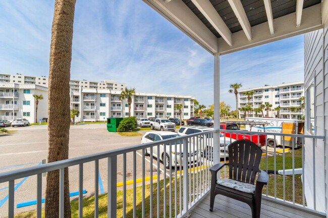 Building Photo - 400 Plantation Rd