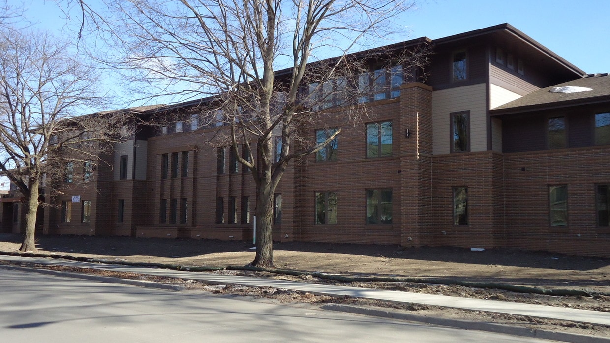 412 Welch Ave, Ames, IA 50014 Apartments in Ames, IA