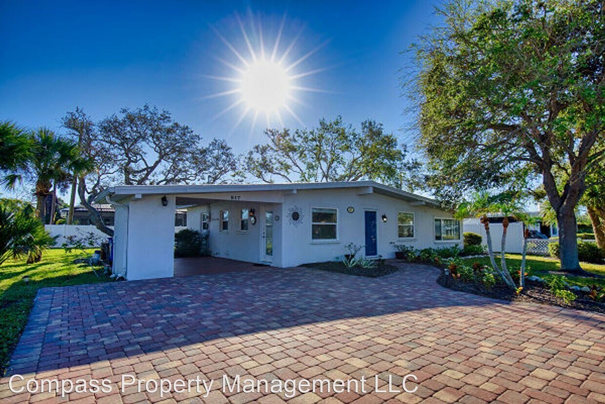 2 br, 1 bath House 817 Harbor Drive S House for Rent in Venice, FL