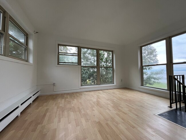 Foto del edificio - 216 Lake St