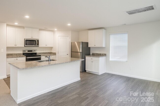 Foto del edificio - 4034 Meredith Woods Ln