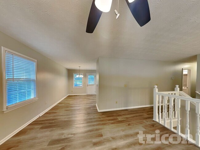 Building Photo - 645 Dillon Dr