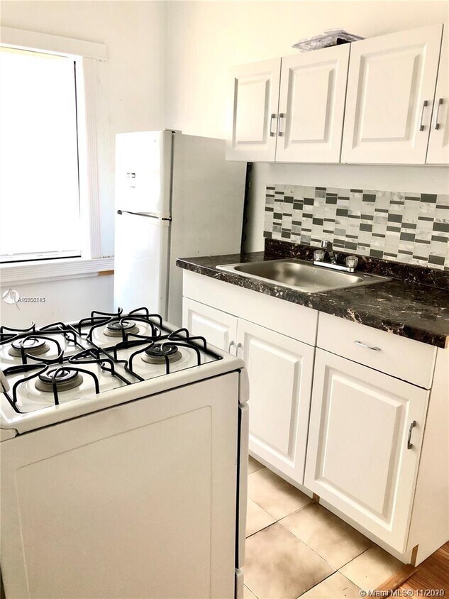 Foto principal - 1631 NW 3rd St