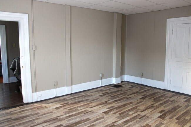 Building Photo - 975 Church St