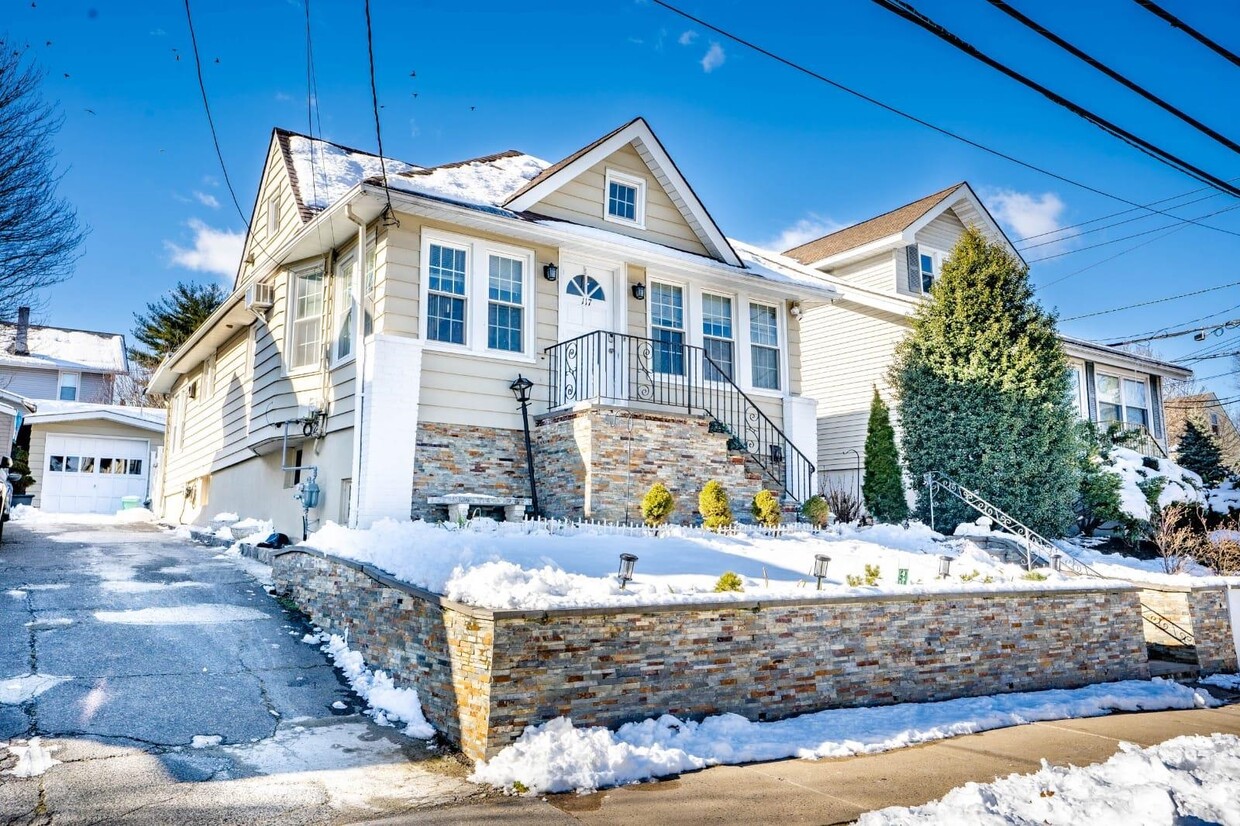 Primary Photo - 117 Fornelius Ave