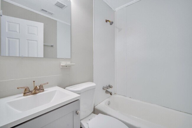 Building Photo - 1910 Able St