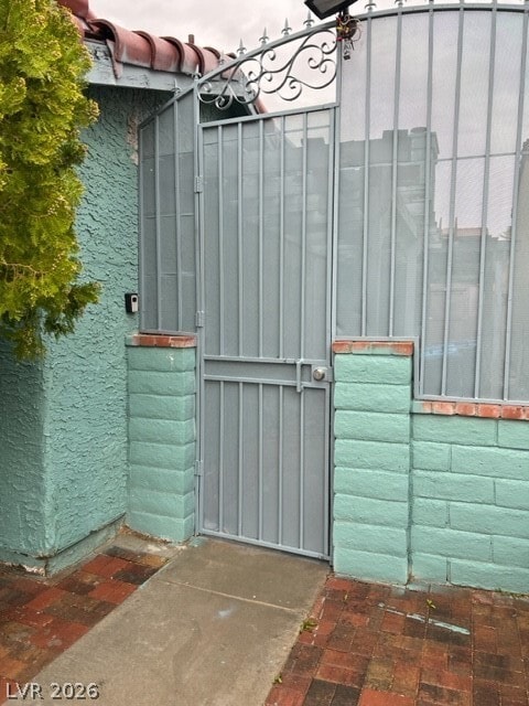 Building Photo - 2274 Sabroso St