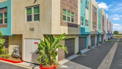 Building Photo - 945 E Mason Ln