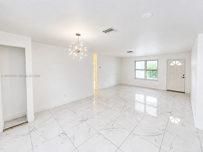 Building Photo - 3051 SW 47th St