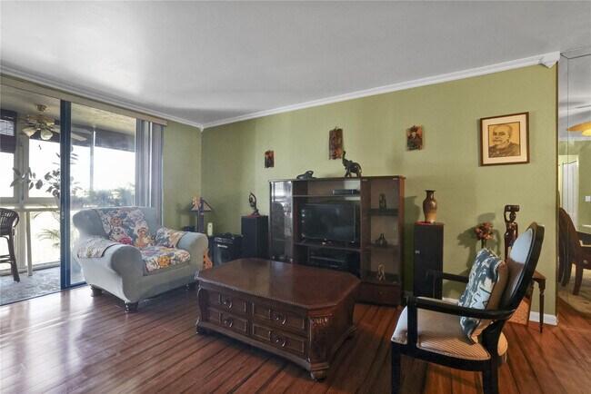 Foto del edificio - 2800 Somerset Dr