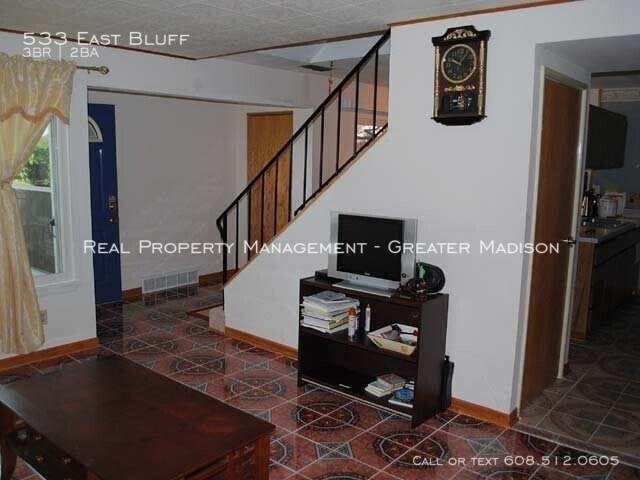 Building Photo - 533 East Bluff