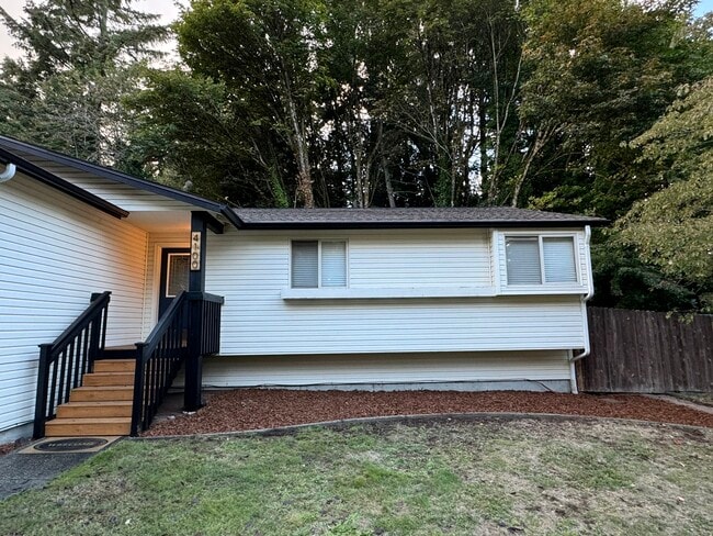 Foto del edificio - 4100 Songbird Ln NW