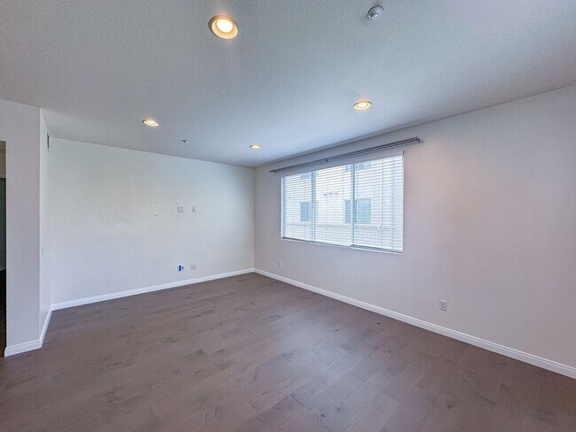 Foto del edificio - Beautiful  2Bd 2 Ba in Luxury Community