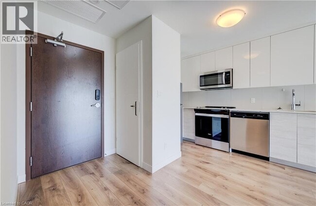 Building Photo - 60 Frederick St