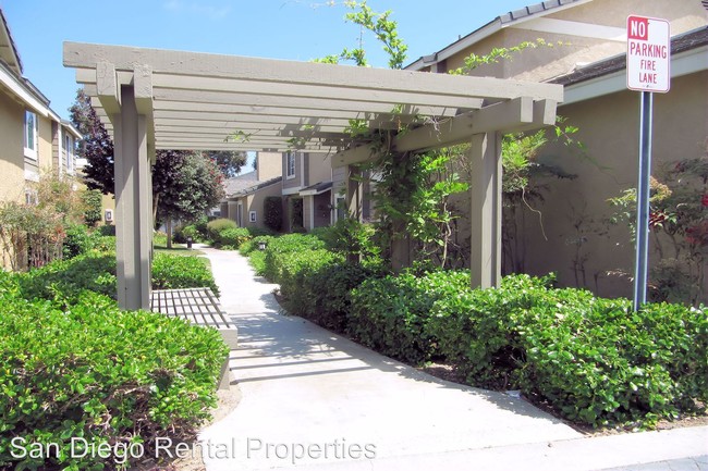 Building Photo - 3667 Caminito Carmel Landing