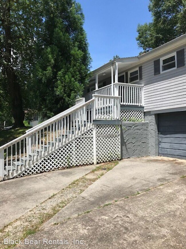Building Photo - 2 br, 2 bath House - 224 White Pine Drive