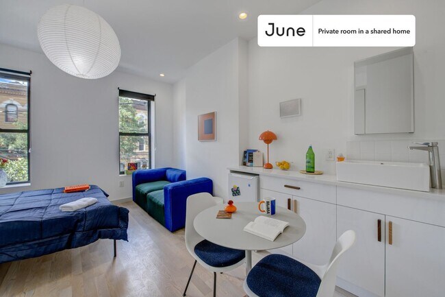 Building Photo - Prime ROOM at The Maison on Halsey