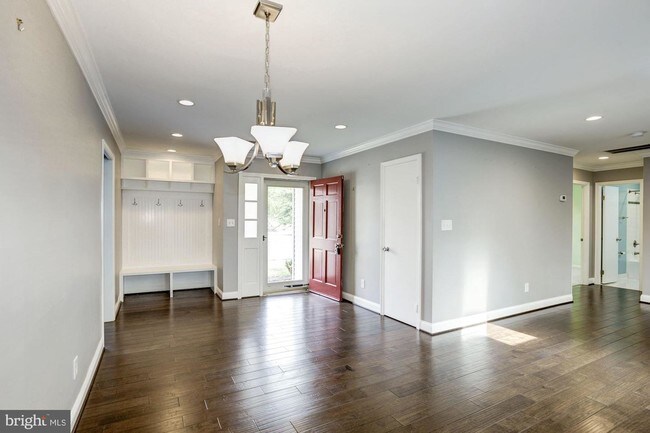Building Photo - 6535 Riefton Ct