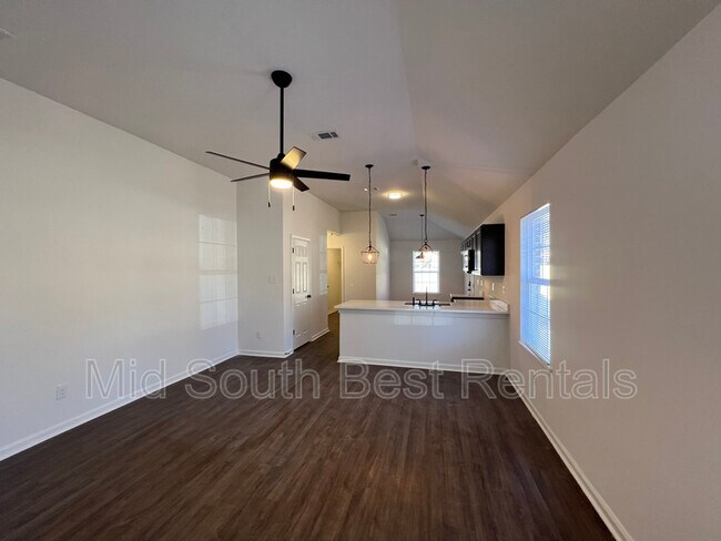 Building Photo - 2539 Henderson St