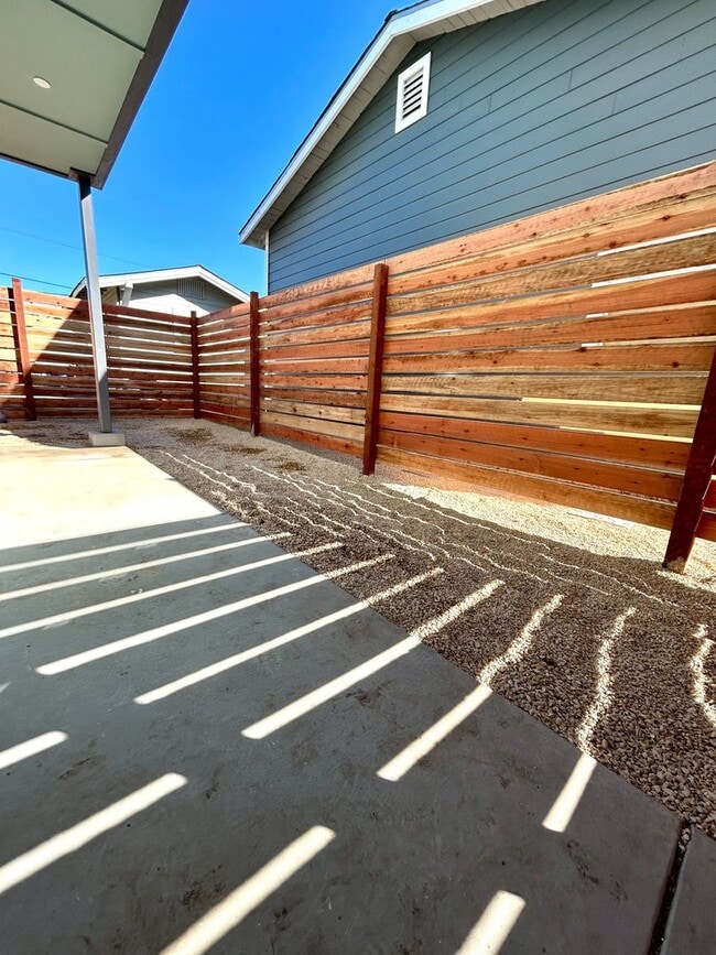 Building Photo - 1-Bed/1-Bath Near Downtown San Luis Obispo and Cal Poly