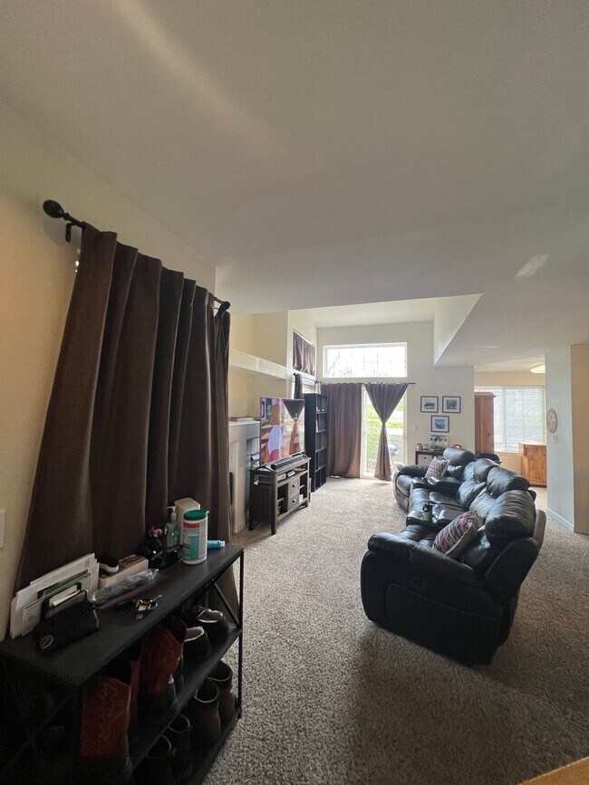 Foto del edificio - Beautiful 2Bd 1.5Bath Condo Close to Every...