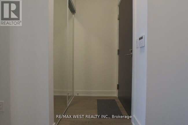 Building Photo - 7 Mabelle Ave