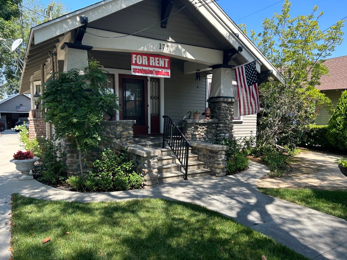 Building Photo - 174 N Shaffer St