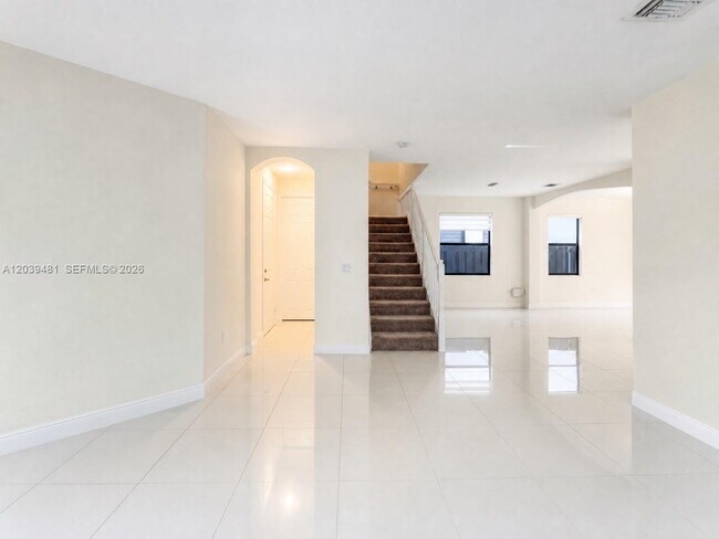 Foto del edificio - 8605 NW 102nd Ct