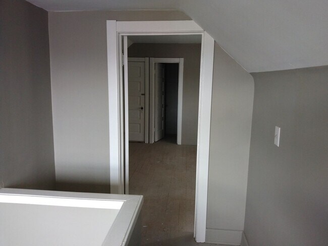 Building Photo - 3BR/1BA