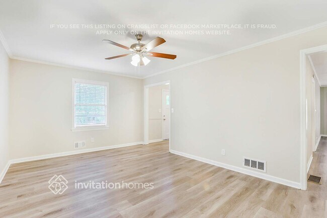 Building Photo - 8837 Elma St