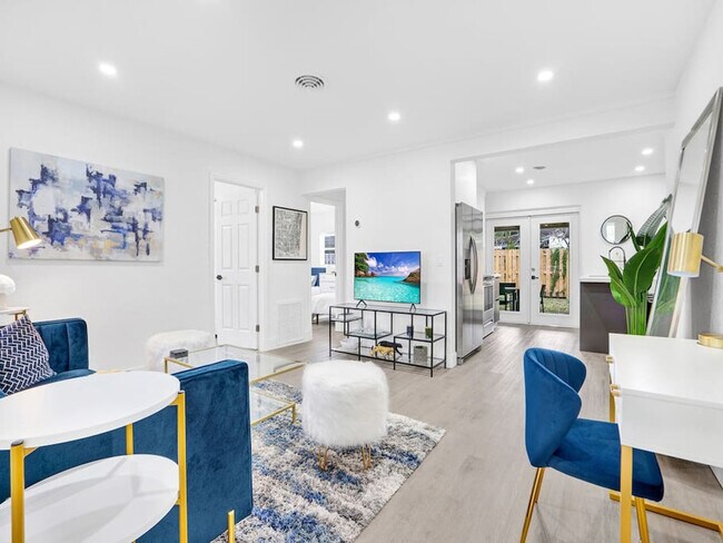 Building Photo - 4601 NE 4th Ave